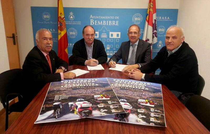 firma convenio campeonato de España de Ciclismo