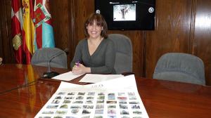 Cristina López Voces, Concejal de Medio Ambiente, presenta la ordenanza de protección de los árboles del municipio. Foto Bierzotv.