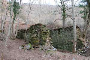 Ermita de Santa María de Escayos antes de su rehabilitación.