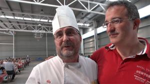 Jesús Prieto, Restaurante Serrano, y el Alcalde de Astorga, Arsenio García. Foto: Raúl C.