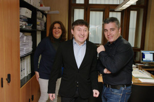 Samuel Folgueral, Santiago Macías y Cristina López Voces. Foto: Raúl C.