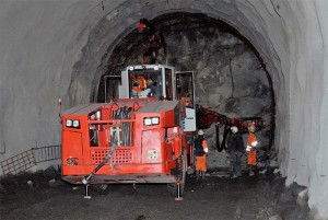 Fundación Santa Bárbara - perforación en túneles. 