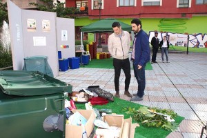 Campaña de reciclaje del Ayuntamiento de Ponferrada con la colaboración de FCC. Foto: Raúl C.