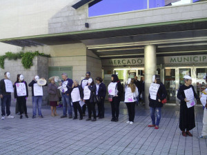 Concentración de la Plataforma contra las Violencias Machistas en el Mercado de Abastos de Ponferrada. Foto: Plataforma contra las Violencias Machistas