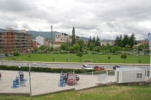 Parcela del Campo de los Juncos en la que se ubicará el Centro de Salud de Bembibre. Foto: Raúl C.