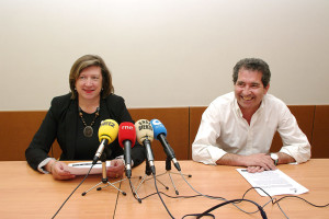 María Antonia Gancedo y Miguel Ángel Varela presentan la beca de altos estudios de la Fundación Pedro Álvarez Osorio. Foto: Raúl C.