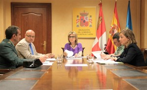 Reunión de la delegada del Gobierno, María José Salgueiro con los responsables del operativo de la DGT para este verano.