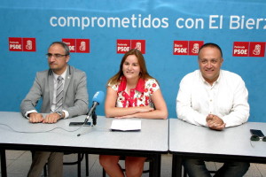 Gloria María Acevedo, Gerardo Álvarez Courel y Olegario Ramón. Foto: Raúl C.