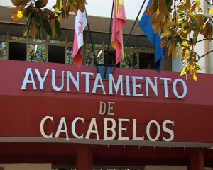 Ayuntamiento de Cacabelos. Foto: Raúl C.