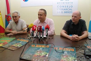 Presentación de la I Feria Apostando del Bierzo Naturalmente en Vega de Espinareda. Foto: Raúl C.