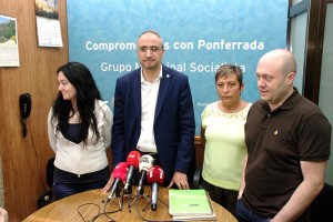 Grupo Municipal Socialista en el Ayuntamiento de Ponferrada. Foto: Raúl C.