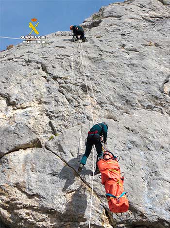 Rescate en montaña realizado por la Guardia Civil. Foto: Guardia Civil