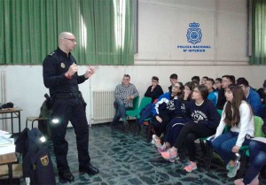 charlas-policia-nacional-en-institutos