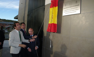 José Manuel Otero, Juan Martínez Majo y Juan Carlos Suárez Quiñones inauguran la Estación de Autobuses de Bembibre. Foto: Raúl C.