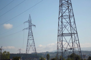Torres de tendido eléctrico en el municipio de Ponferrada. Foto: PRB