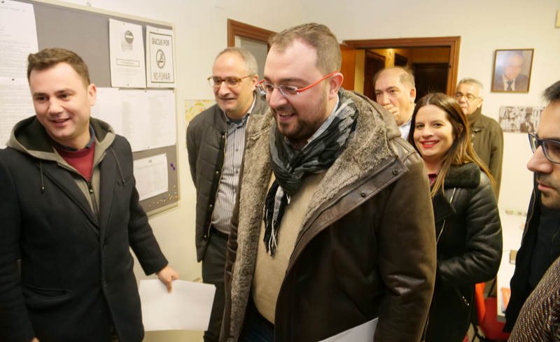 Javier Alfonso Cendón y Adrián Barbón. Foto: Raúl C.